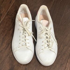Adidas Women’s Lifestyle Court Advantage sneakers, size 7.5